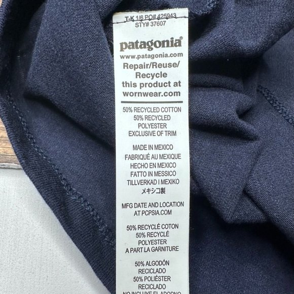 Patagonia Women's Ridge Rise Stripe Pocket Responsibili Tee NWT Size XS (Navy) - Picture 11 of 14